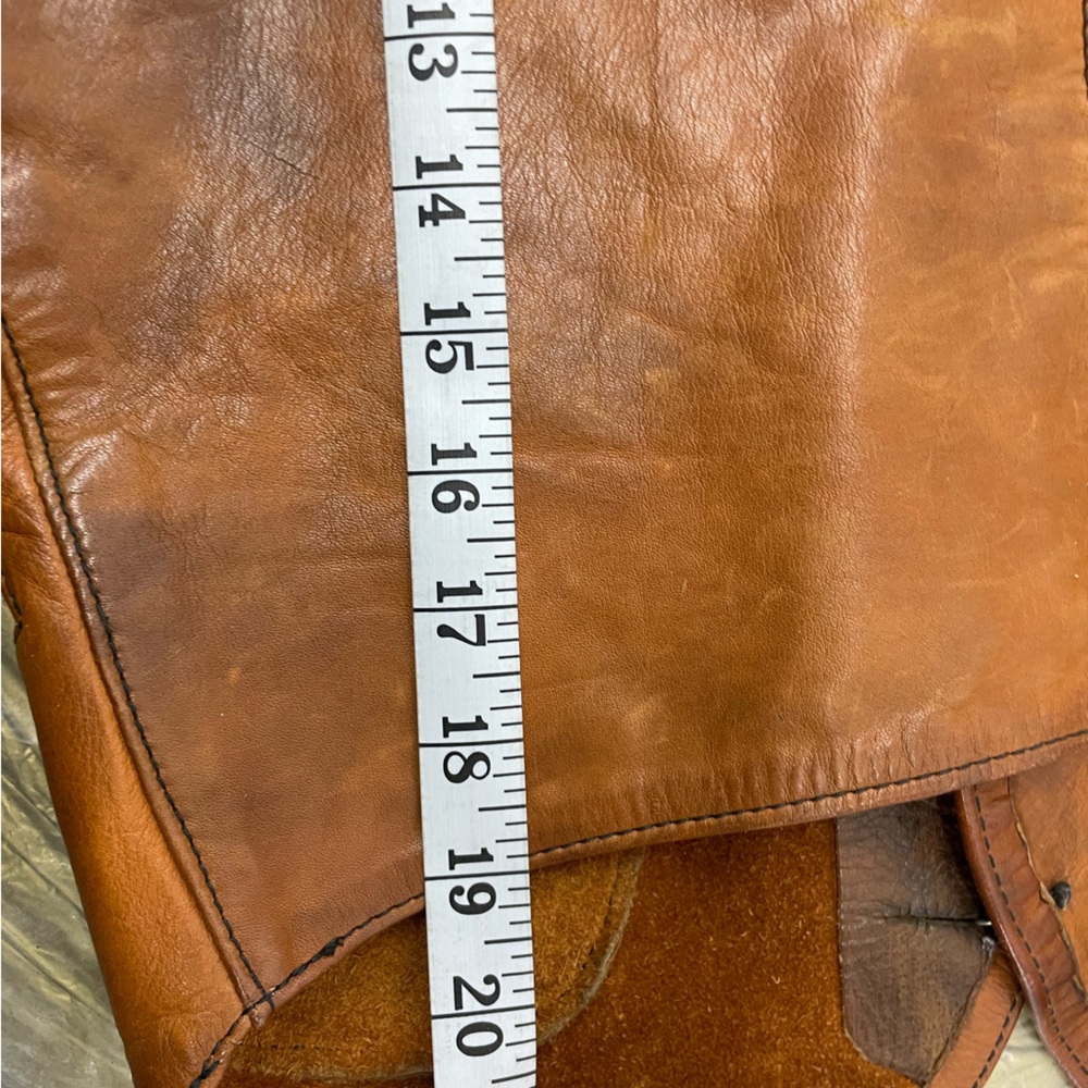 Vintage Men’s Tan Leather Vest - Picture 16 of 16